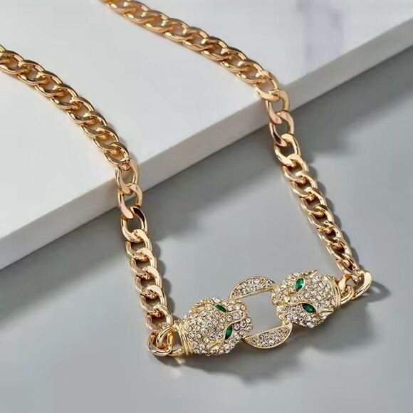 White Diamond Simulated Green Emerald Glass Leopard Head Link Gold Necklace - Picture 2 of 7